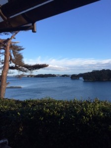 旅館から